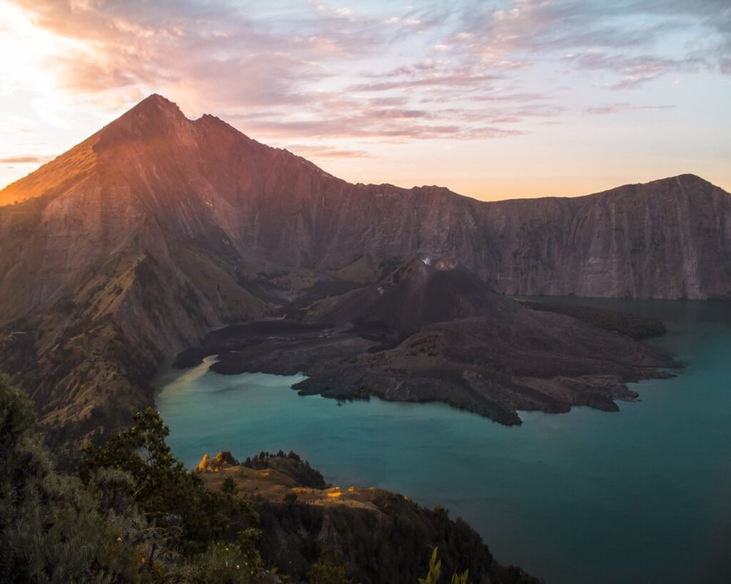 Mount Rinjani Summit Trek – 2 Days 1 Night